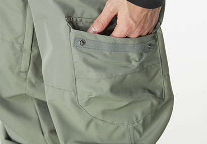 MPT143-Cargo-patched-pocket-on-the-left-thigh